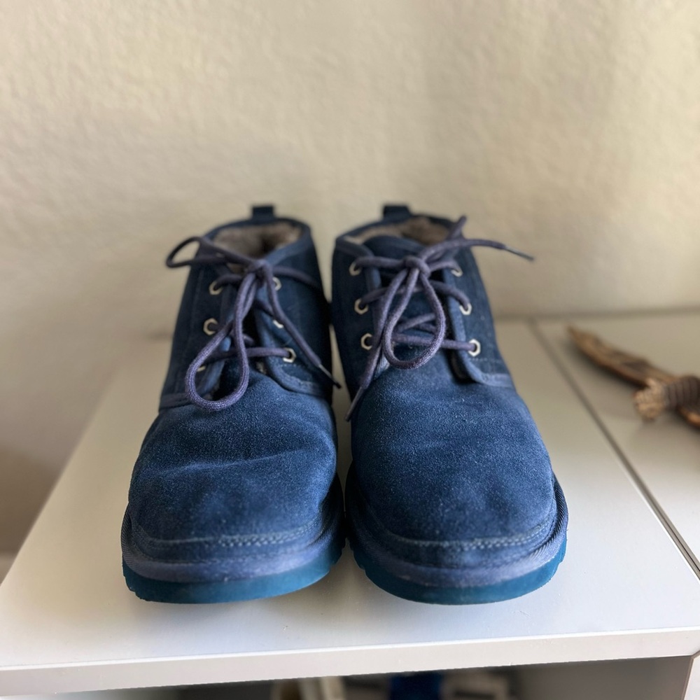 UGG Neumel chukka EUC